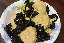 养生——木耳芹菜炒肉饼的做法