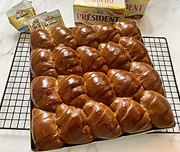#自由创意面包#巧克力黄油面包卷的做法