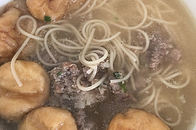 碎肉汤面条