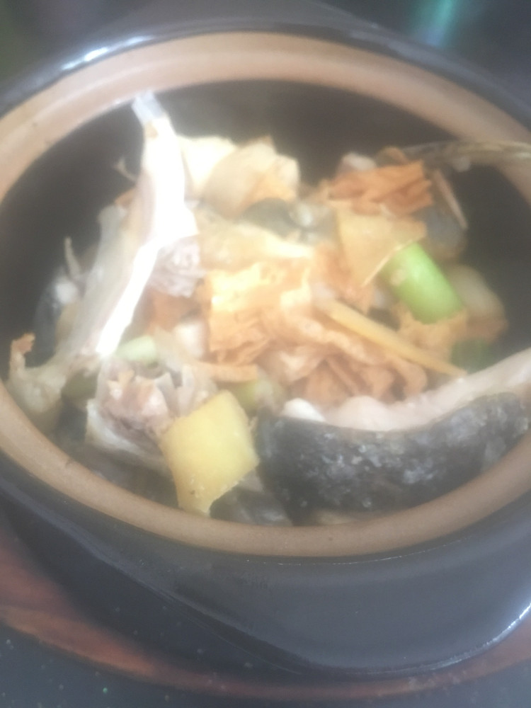 鱼头腐竹煲的做法