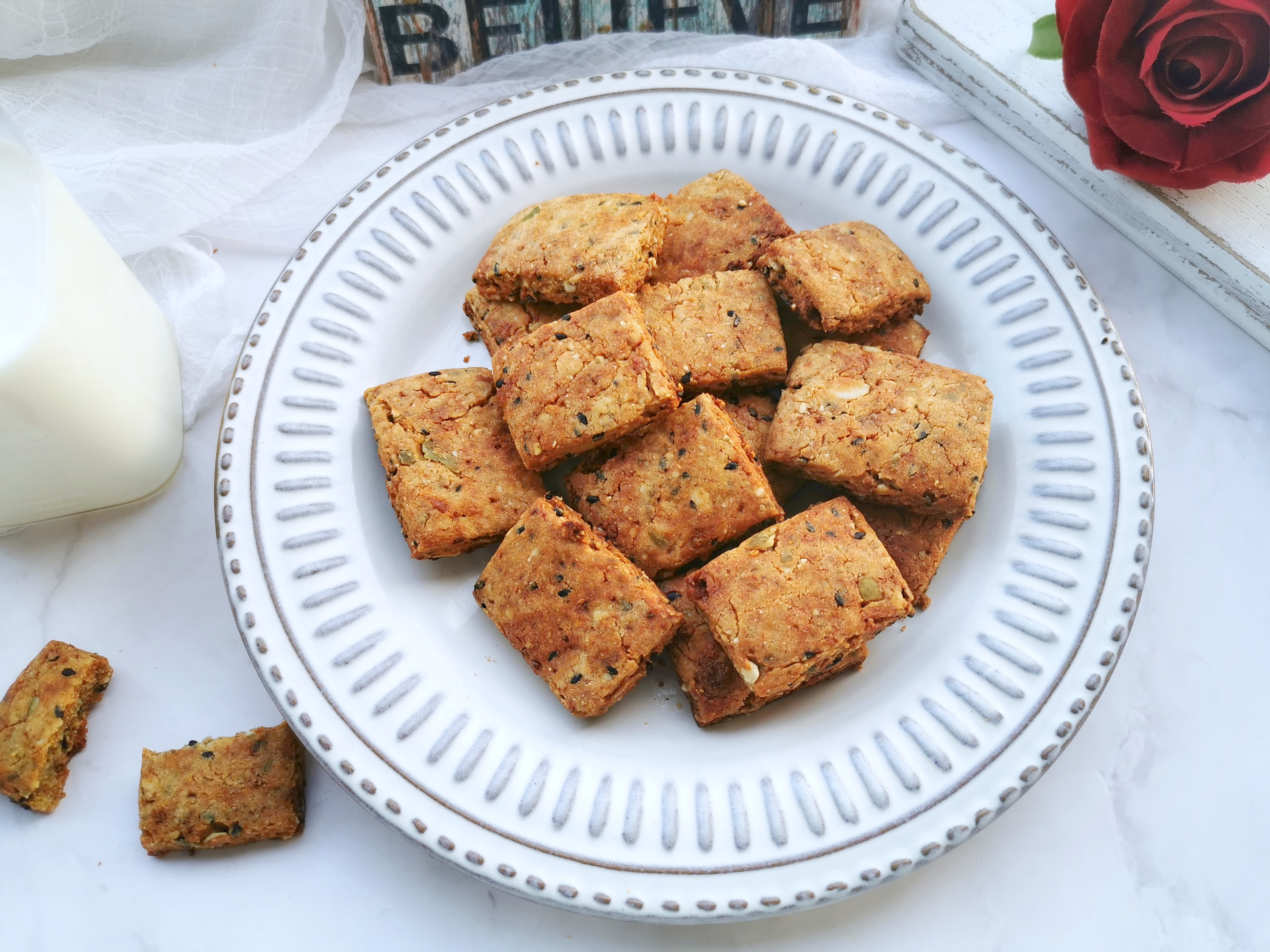 Coarse grain biscuit