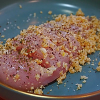 精致的鸡胸肉～蒜香烤鸡胸的做法图解5