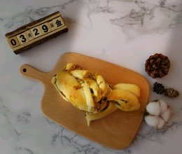香葱肉松麻花面包的做法