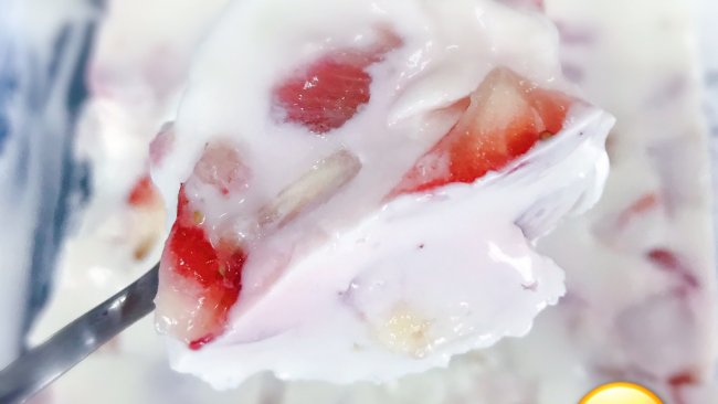 酸奶椰浆草莓木瓜冻的做法