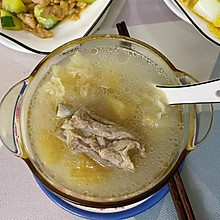 广东靓汤—润燥清火的苹果雪梨雪耳排骨汤