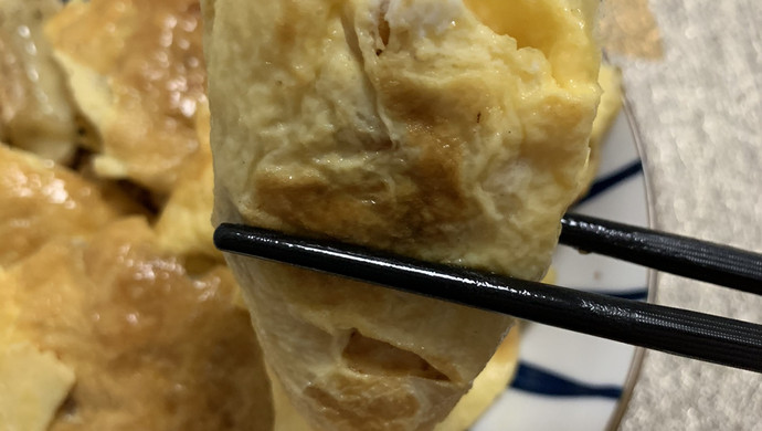 电饼档煎速冻水饺（又裹了一层鸡蛋）