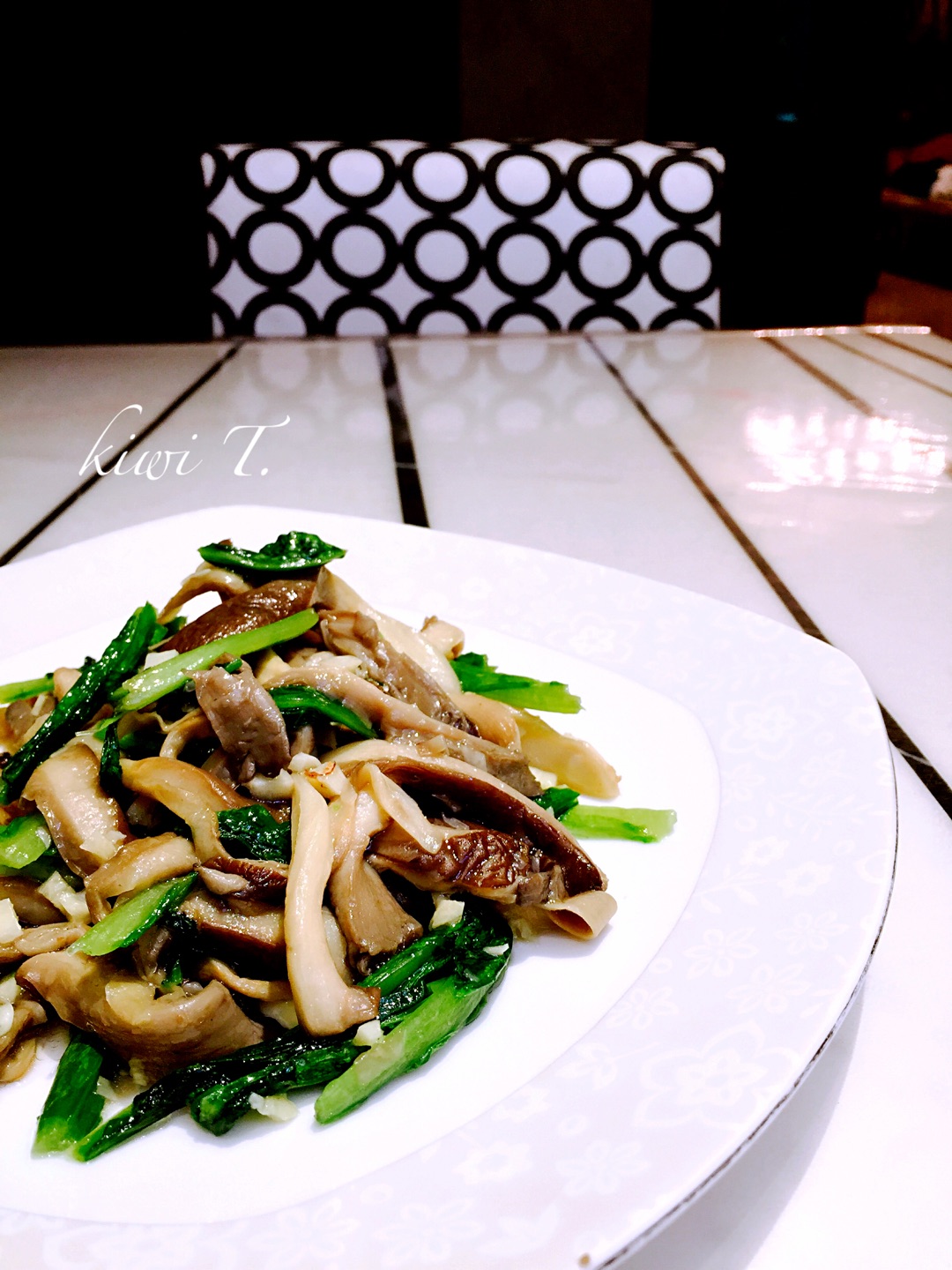 Fried vegetable with mushroom