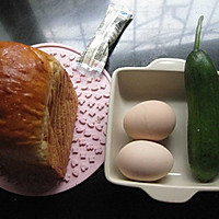 黄瓜鸡蛋三明治#急速早餐#的做法图解2