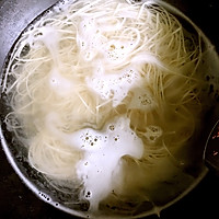 酱香猪肉靡捞面条的做法图解7