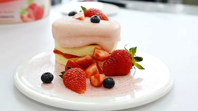 舒芙蕾草莓蛋糕的做法