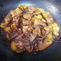 茶树菇栗子焖鸡块的做法图解18