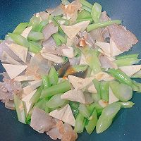 菜心炒腊肉的做法图解4