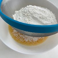 搅一搅就成功 松软蔓越莓玛芬蛋糕的做法图解7