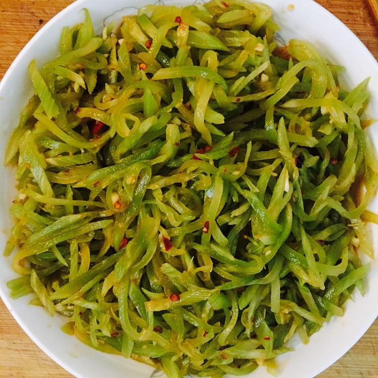 凉拌笋丝的做法