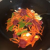 牛肉炒河粉的做法图解3