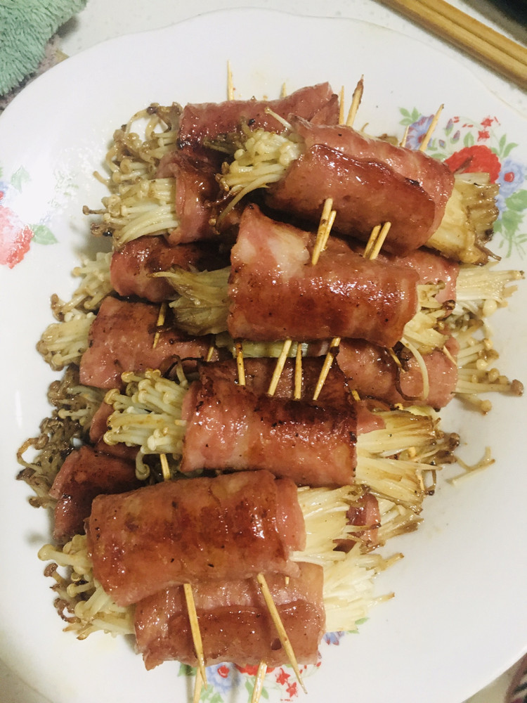 培根卷金针菇的做法
