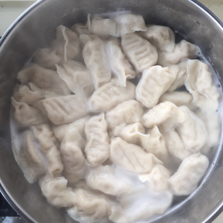 猪肉酸菜饺子的做法图解14