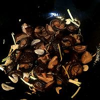 快手菜家常香菇炒鸡的做法图解2