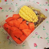 超健康的-红萝卜玉米排骨汤的做法图解1