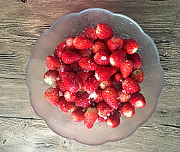 糖渍草莓的做法