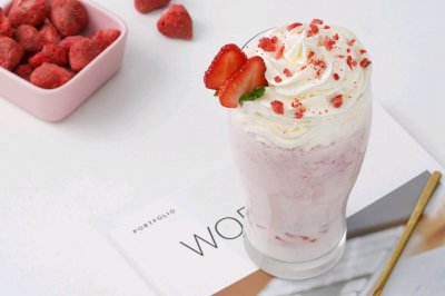 殿堂级夏日饮品|草莓星冰乐