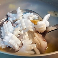 酸辣开胃，鲜嫩低脂的捞汁海鲜～乌贼鱼的做法图解4