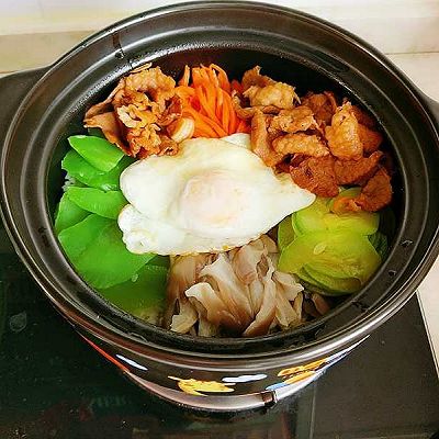 韩式牛肉石锅拌饭