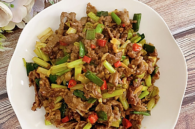 芹菜炒牛肉