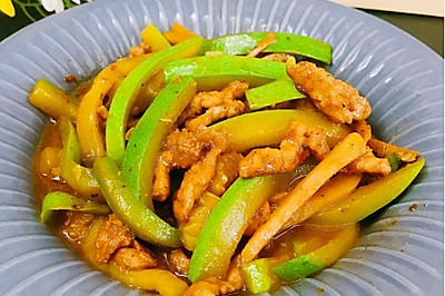 西葫芦炒鸭胸