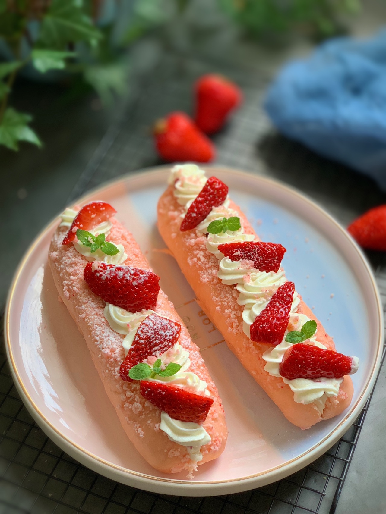 草莓切片面包怎么做_草莓切片面包的做法_苡陌的食光_豆果美食