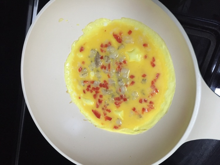 宝宝辅食---虾仁彩椒厚蛋烧的做法图解8