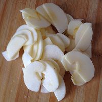 蜜汁溜苹果的做法图解1