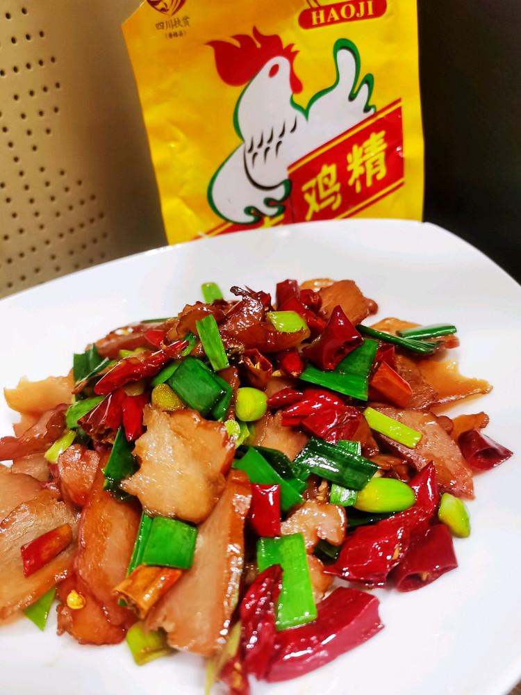 大蒜辣椒炒腊鸡胸的做法