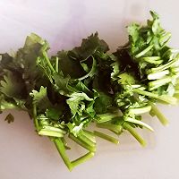 #巨下饭的家常菜#酱汁香菜拌粉丝的做法图解2