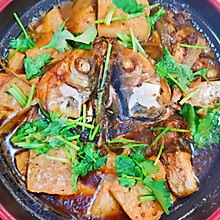 砂锅鱼炖豆腐萝卜