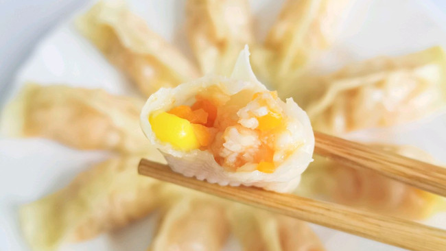 宝宝辅食|胡萝卜玉米虾饺的做法