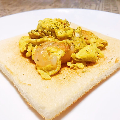 简单轻食 开放式虾仁鸡蛋三明治