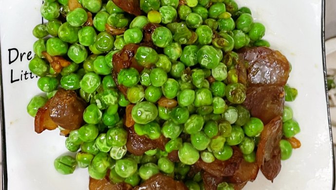 豌豆粒炒腊肠