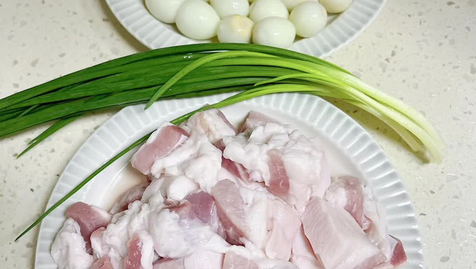鹌鹑红烧肉