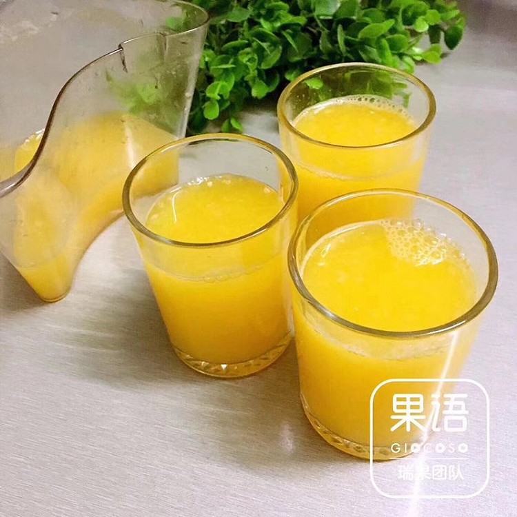 鲜榨果粒橙(果语版)的做法