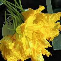 紫苏南瓜花的做法图解1