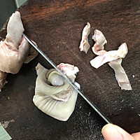 秘制松茸猪肚排骨汤的做法图解3