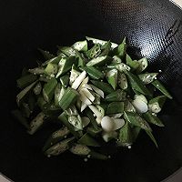 清炒爽口秋葵的做法图解4