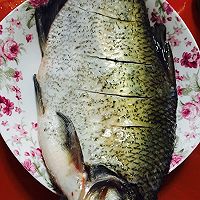 红烧鳊鱼的做法图解1