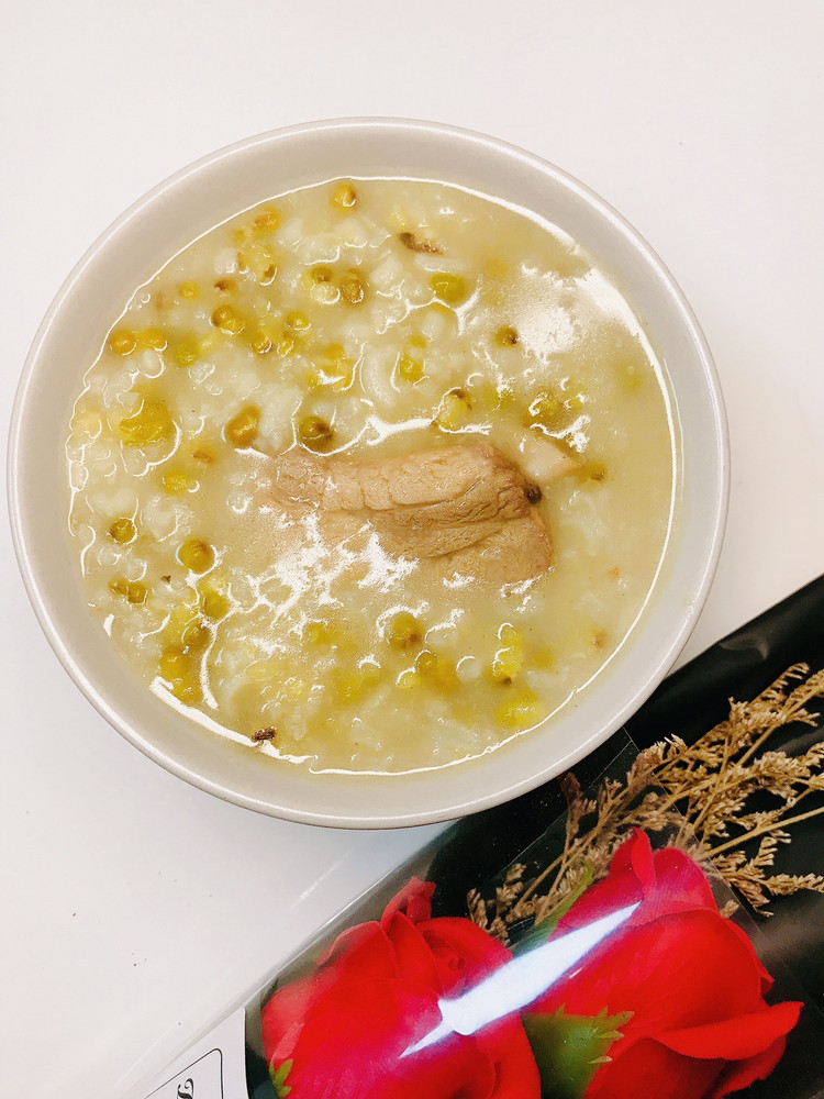 绿豆烧骨粥的做法