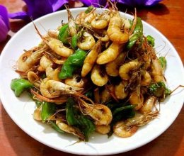 居家自制炒小河虾的做法 外酥里嫩 营养又美味的做法