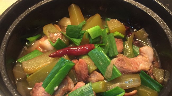 莴笋炖肉的做法