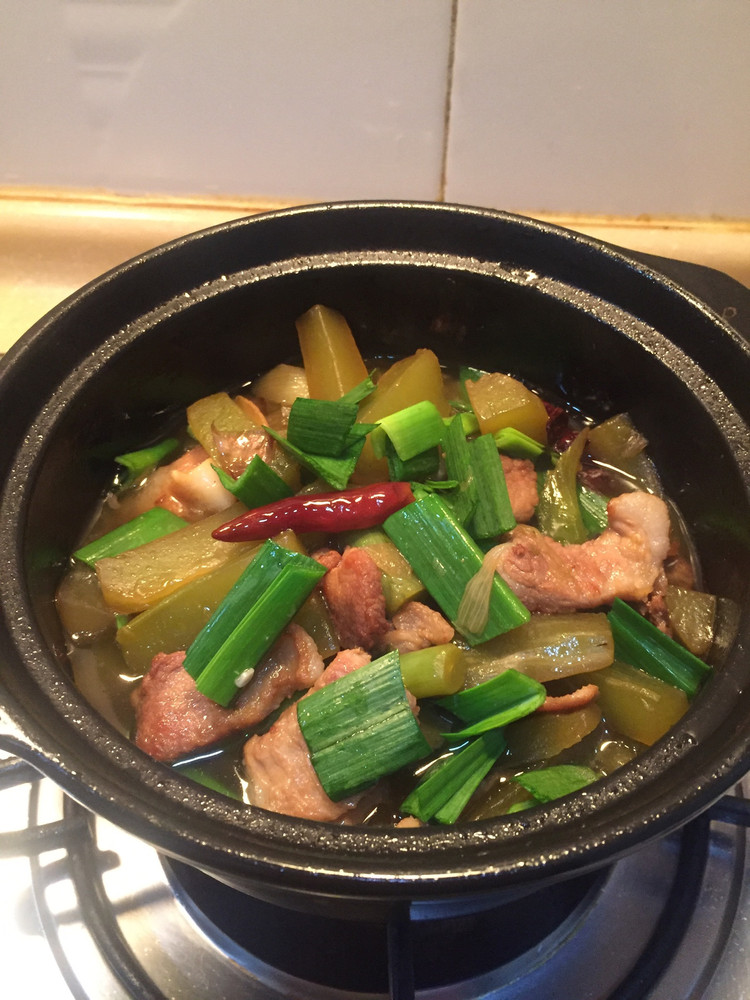 莴笋炖肉的做法