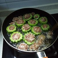 好好吃的苦瓜酿肉的做法图解4