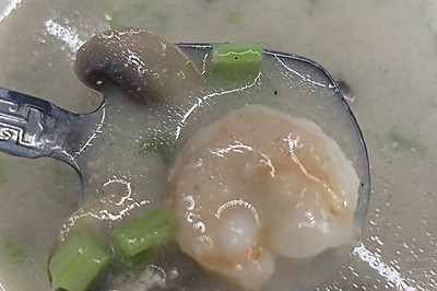 鸡蓉虾仁蘑菇汤